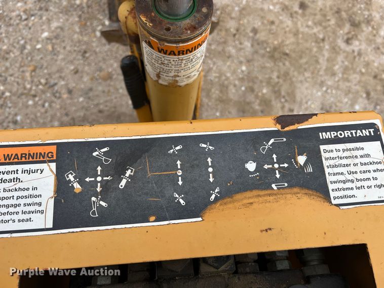 image for item JU9670 Case H939218 D125  skid steer backhoe