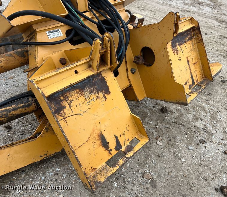 image for item JU9670 Case H939218 D125  skid steer backhoe