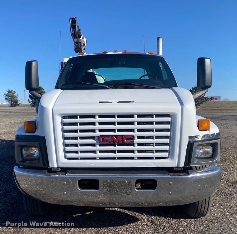 image for item JW9184 2006 GMC C6500  utility / service truck