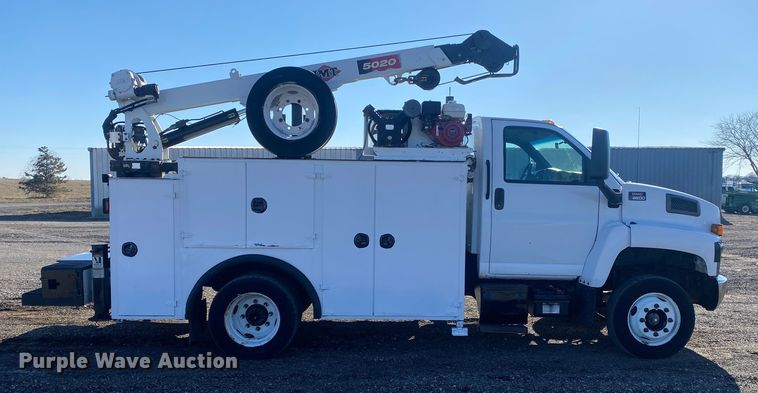 image for item JW9184 2006 GMC C6500  utility / service truck