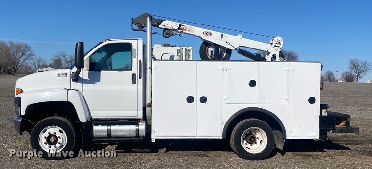 image for item JW9184 2006 GMC C6500  utility / service truck