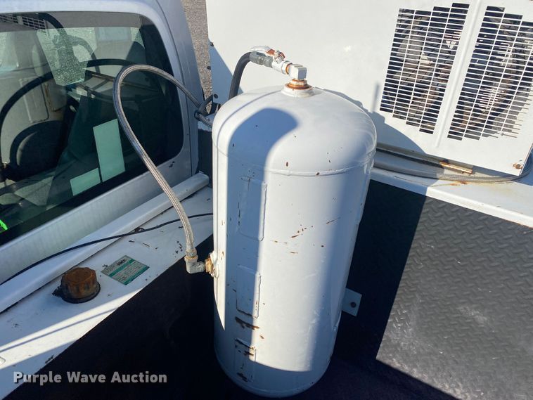 image for item JW9184 2006 GMC C6500  utility / service truck