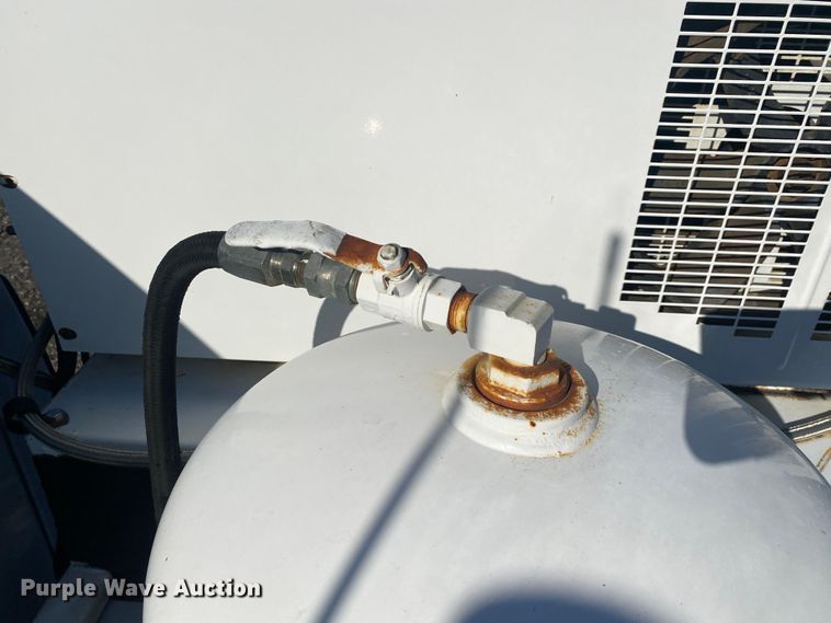 image for item JW9184 2006 GMC C6500  utility / service truck