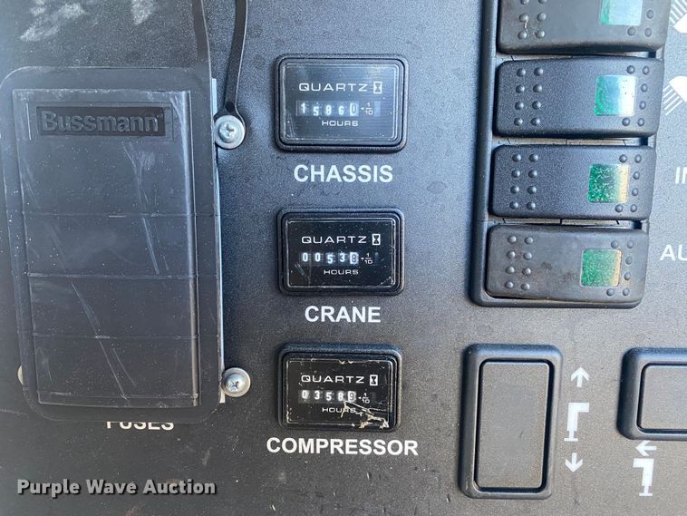 image for item JW9184 2006 GMC C6500  utility / service truck