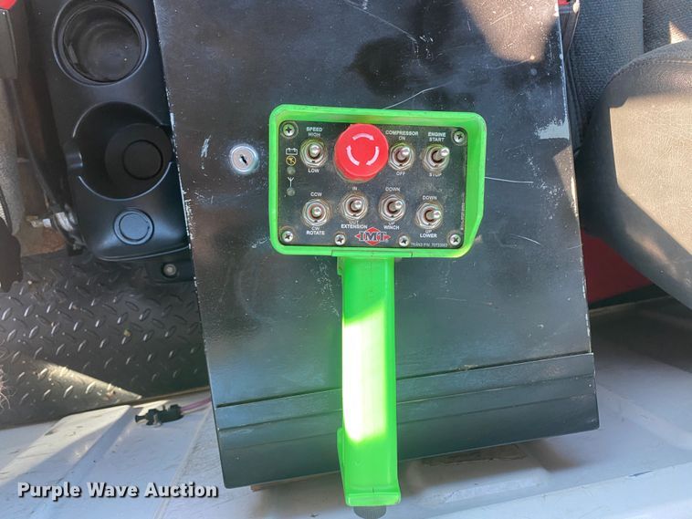 image for item JW9184 2006 GMC C6500  utility / service truck