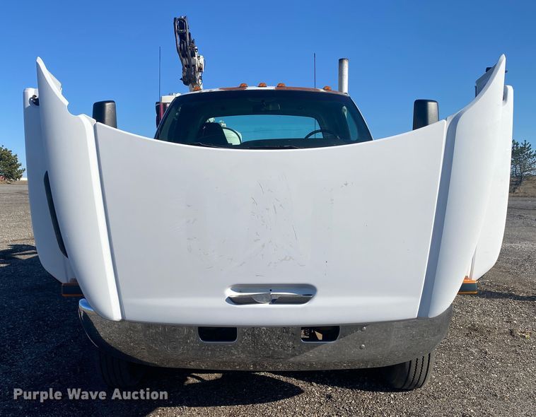 image for item JW9184 2006 GMC C6500  utility / service truck