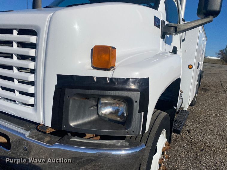 image for item JW9184 2006 GMC C6500  utility / service truck