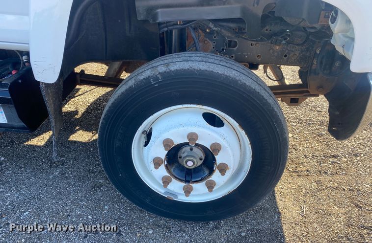 image for item JW9184 2006 GMC C6500  utility / service truck