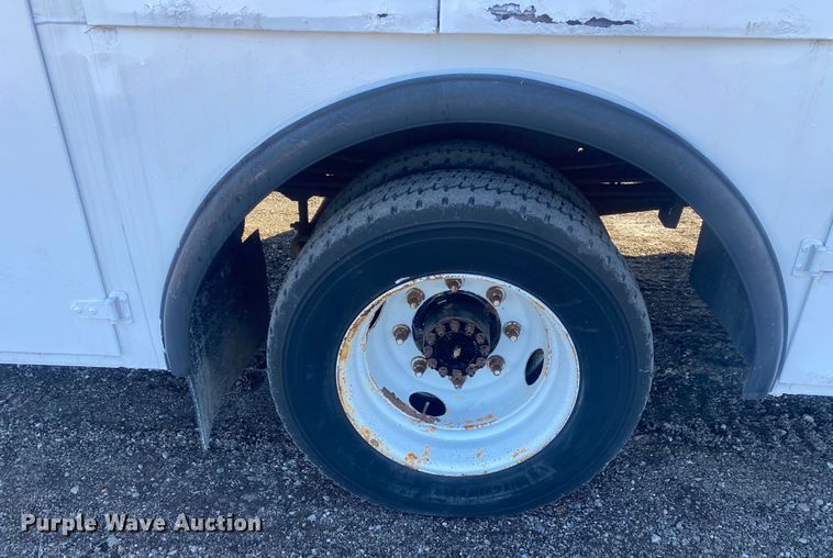 image for item JW9184 2006 GMC C6500  utility / service truck