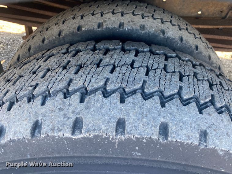 image for item JW9184 2006 GMC C6500  utility / service truck