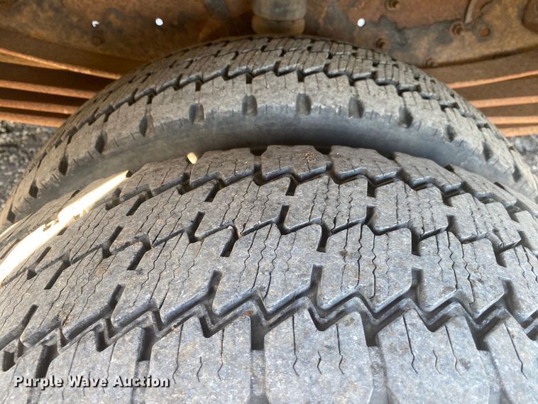 image for item JW9184 2006 GMC C6500  utility / service truck