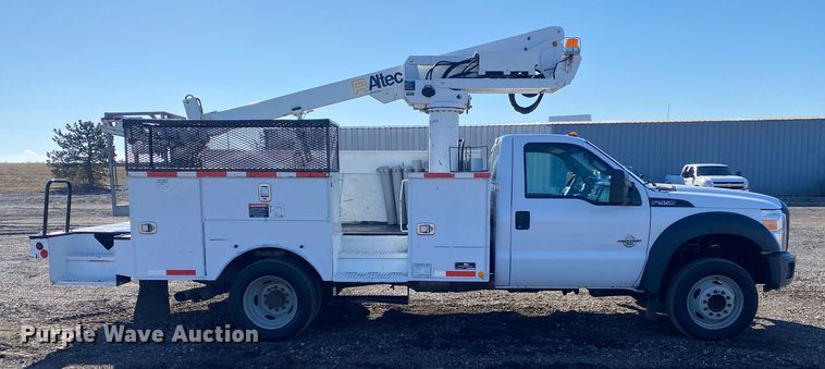 image for item JW9195 2014 Ford F550 Super Duty  bucket truck