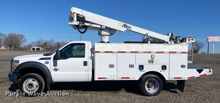 image for item JW9195 2014 Ford F550 Super Duty  bucket truck