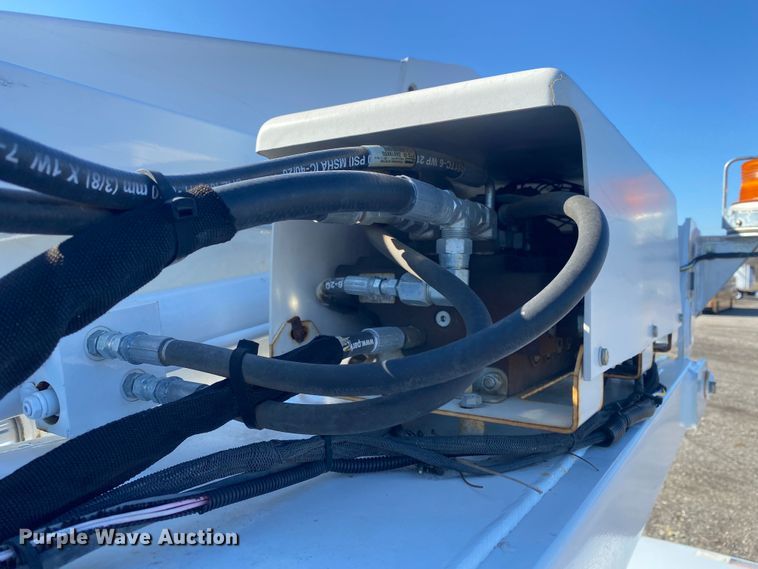 image for item JW9195 2014 Ford F550 Super Duty  bucket truck