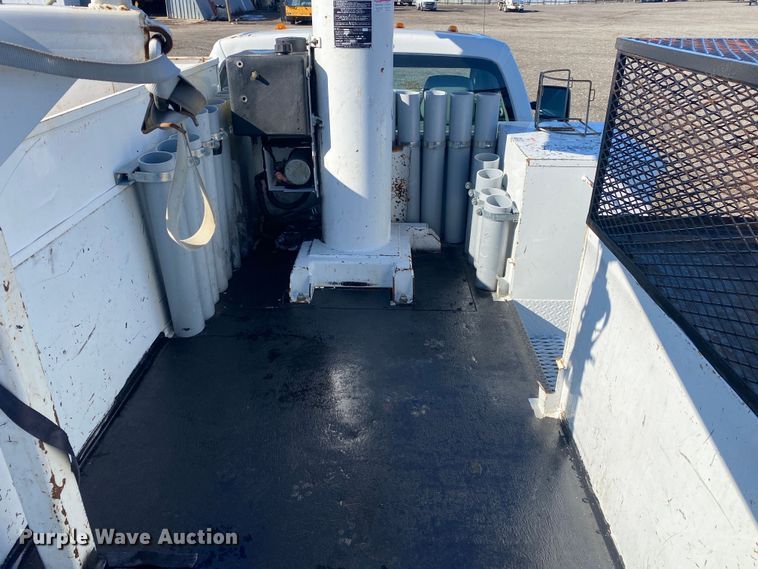 image for item JW9195 2014 Ford F550 Super Duty  bucket truck