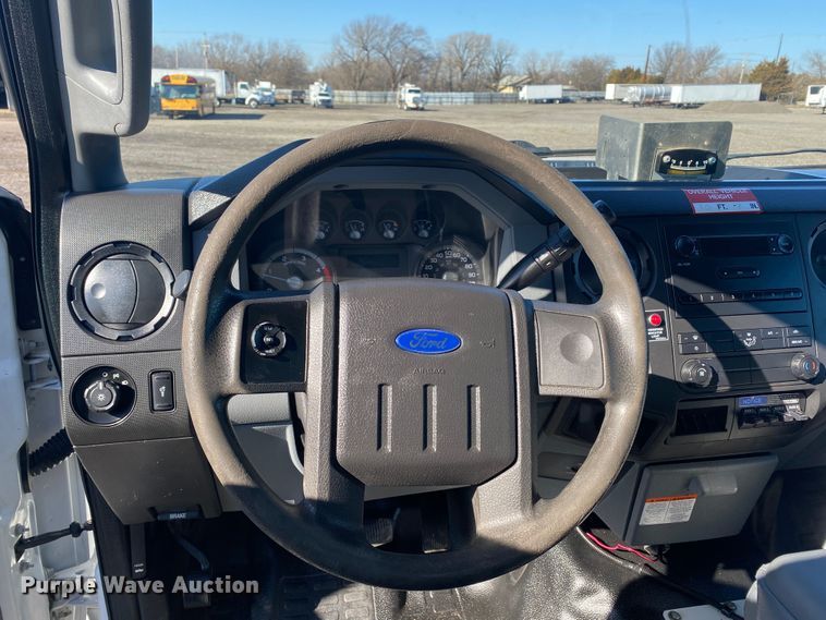 image for item JW9195 2014 Ford F550 Super Duty  bucket truck