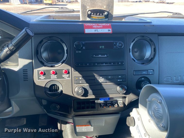 image for item JW9195 2014 Ford F550 Super Duty  bucket truck