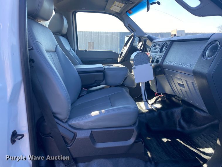 image for item JW9195 2014 Ford F550 Super Duty  bucket truck