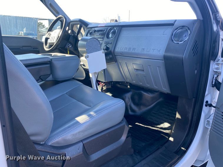 image for item JW9195 2014 Ford F550 Super Duty  bucket truck