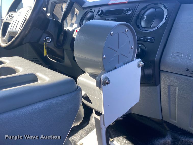 image for item JW9195 2014 Ford F550 Super Duty  bucket truck