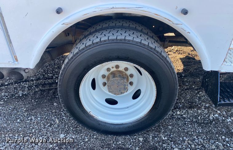 image for item JW9195 2014 Ford F550 Super Duty  bucket truck