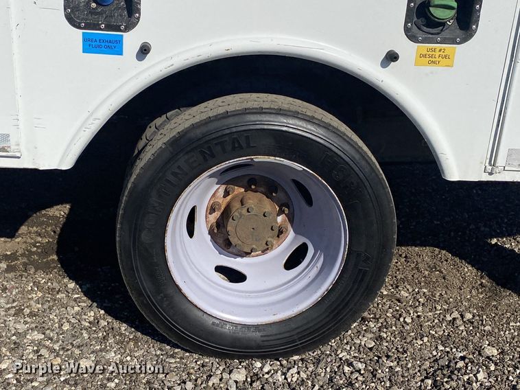 image for item JW9195 2014 Ford F550 Super Duty  bucket truck