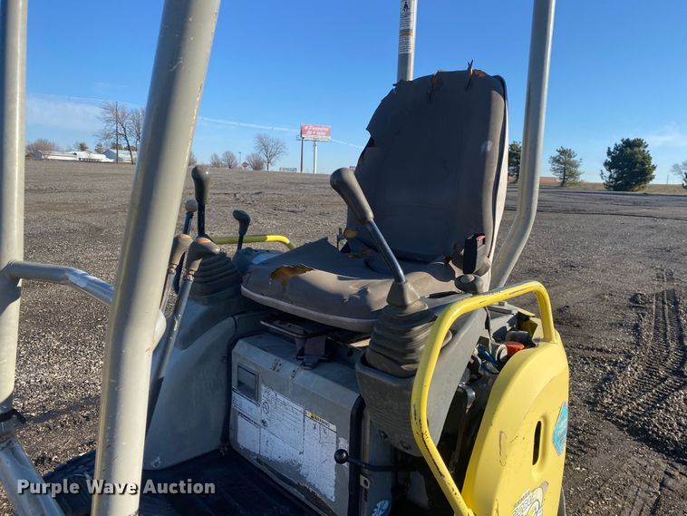 image for item JW9199 2007 Yanmar ViO15-2A  mini excavator