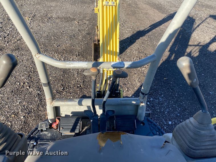 image for item JW9199 2007 Yanmar ViO15-2A  mini excavator