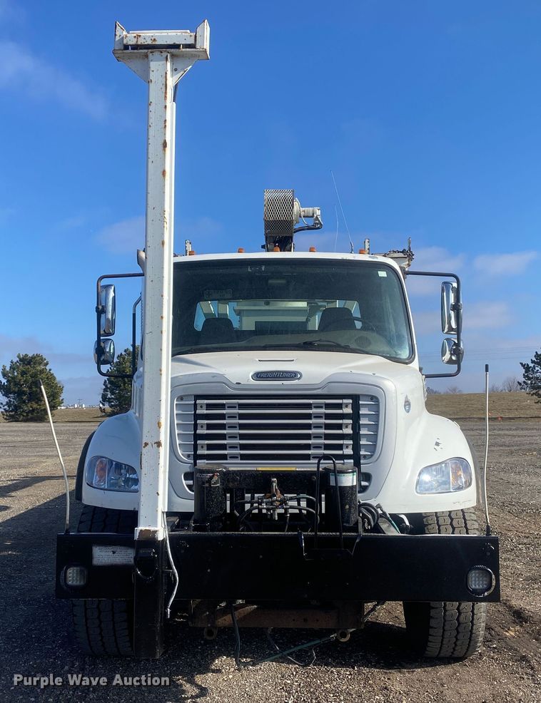 image for item JW9202 2010 Freightliner M2 Business Class  crane truck