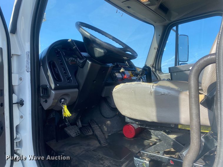 image for item JW9202 2010 Freightliner M2 Business Class  crane truck