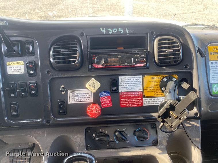 image for item JW9202 2010 Freightliner M2 Business Class  crane truck