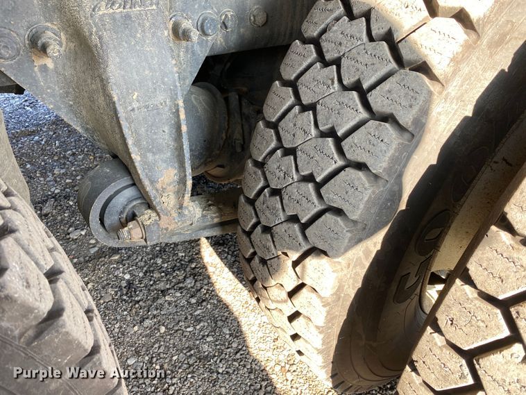 image for item JW9202 2010 Freightliner M2 Business Class  crane truck