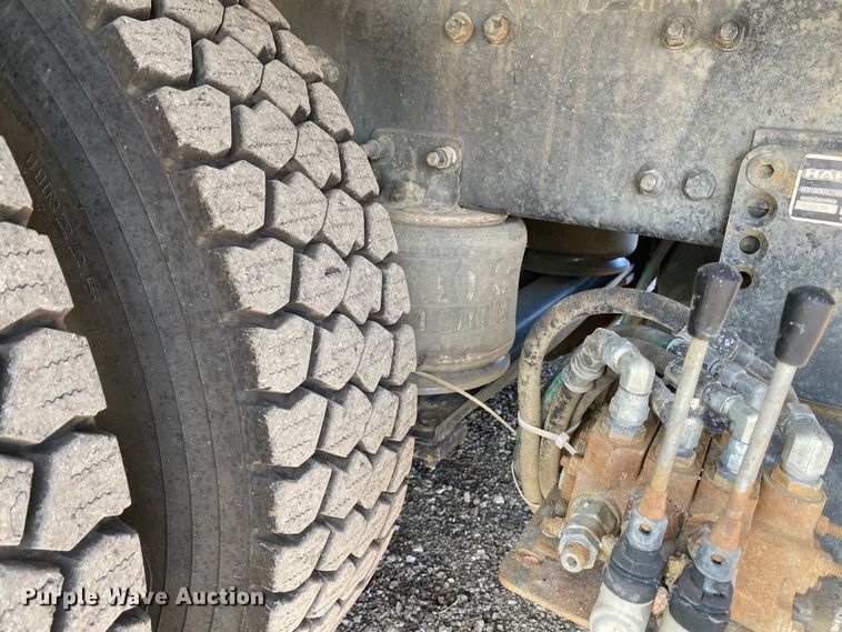 image for item JW9202 2010 Freightliner M2 Business Class  crane truck