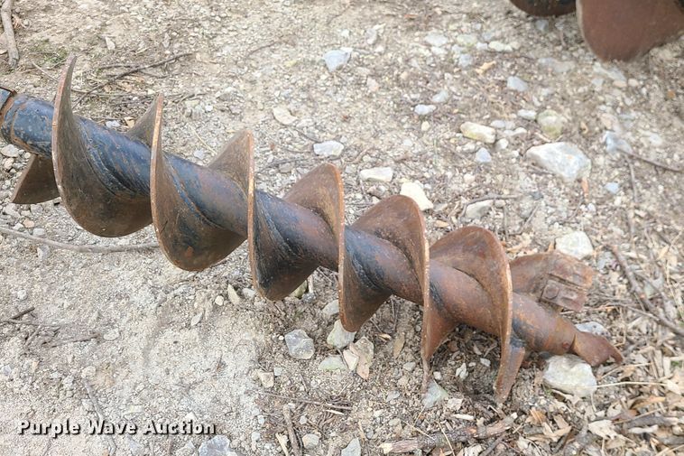 image for item JW9718 Lowe 1650CLH  skid steer auger