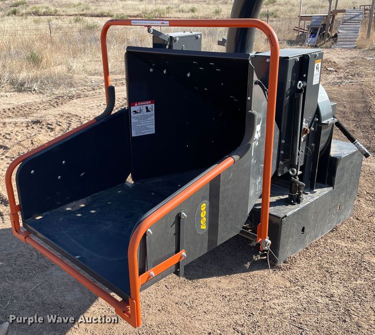 image for item KM9939 2017 Bobcat WC-8B  skid steer wood chipper