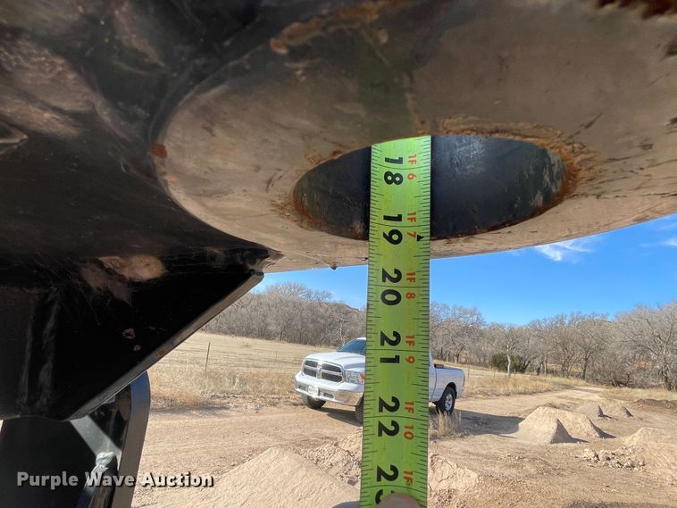 image for item KM9940 Pemberton 415402 PC210  excavator grapple