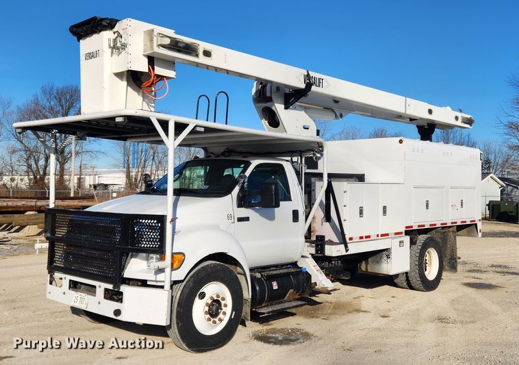 image for item KT9397 2012 Ford F750 Super Duty XLT  forestry bucket truck