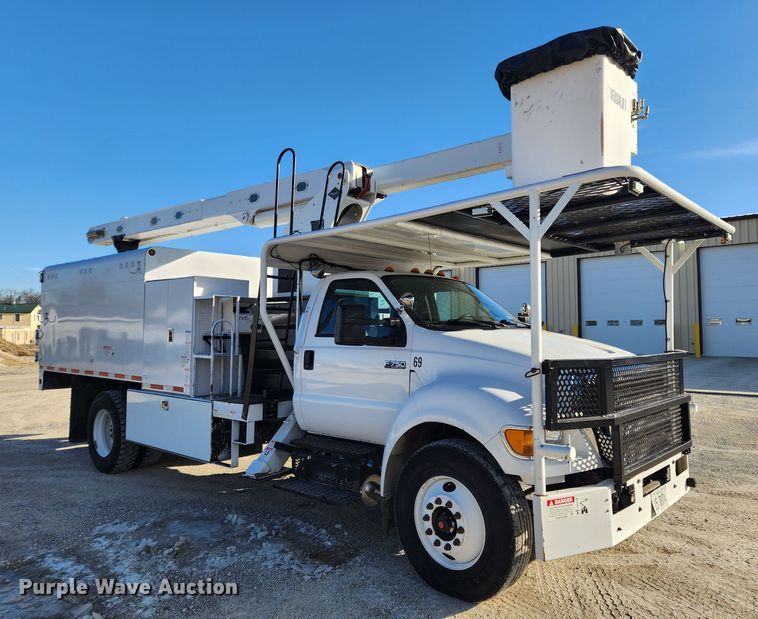 image for item KT9397 2012 Ford F750 Super Duty XLT  forestry bucket truck