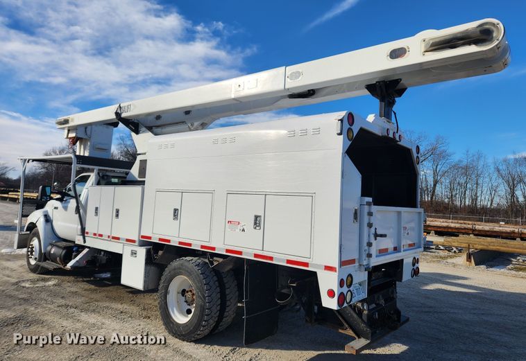 image for item KT9397 2012 Ford F750 Super Duty XLT  forestry bucket truck