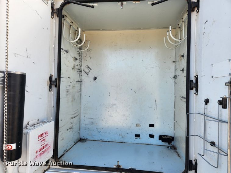 image for item KT9397 2012 Ford F750 Super Duty XLT  forestry bucket truck