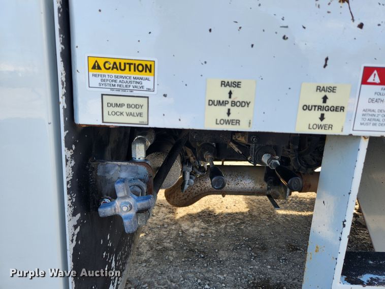 image for item KT9397 2012 Ford F750 Super Duty XLT  forestry bucket truck