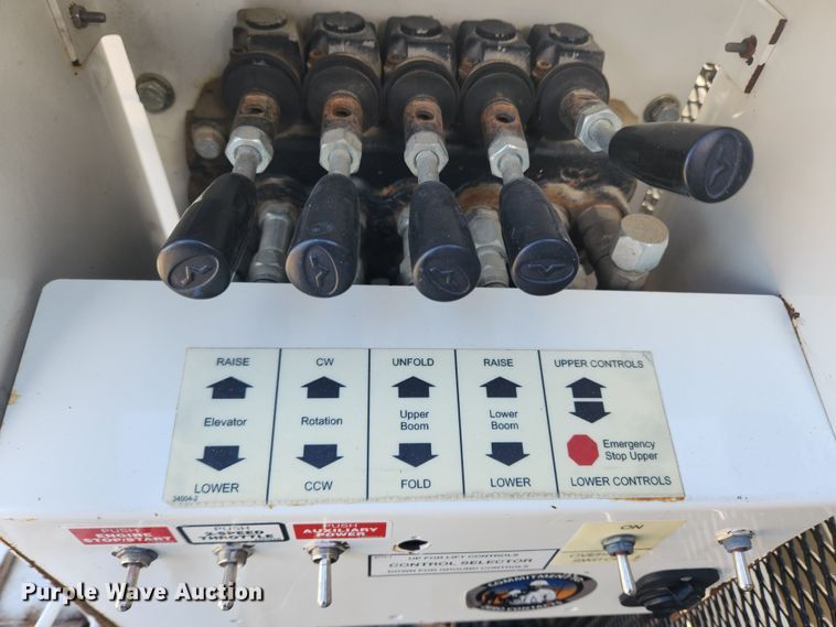 image for item KT9397 2012 Ford F750 Super Duty XLT  forestry bucket truck