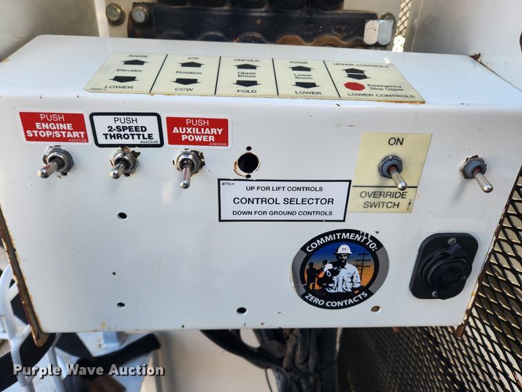 image for item KT9397 2012 Ford F750 Super Duty XLT  forestry bucket truck