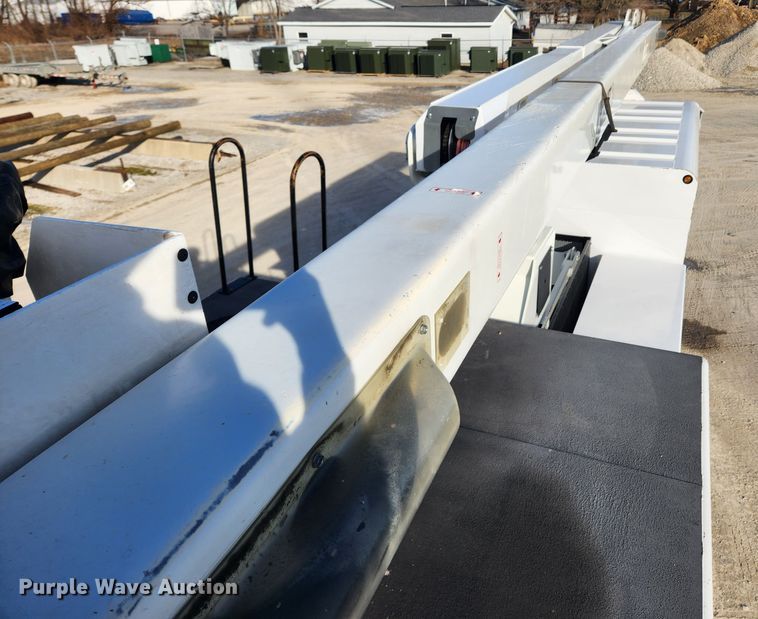 image for item KT9397 2012 Ford F750 Super Duty XLT  forestry bucket truck