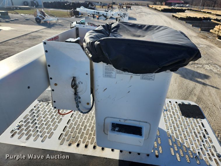 image for item KT9397 2012 Ford F750 Super Duty XLT  forestry bucket truck