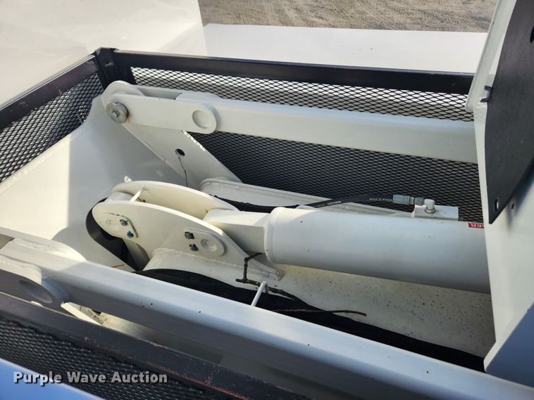 image for item KT9397 2012 Ford F750 Super Duty XLT  forestry bucket truck