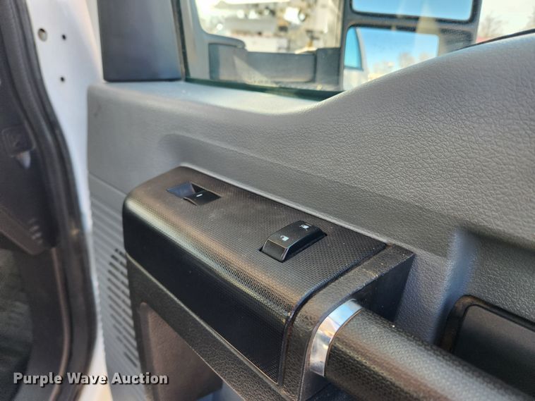 image for item KT9397 2012 Ford F750 Super Duty XLT  forestry bucket truck