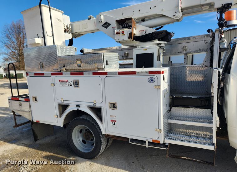 image for item KT9398 2014 Dodge Ram 5500HD  bucket truck