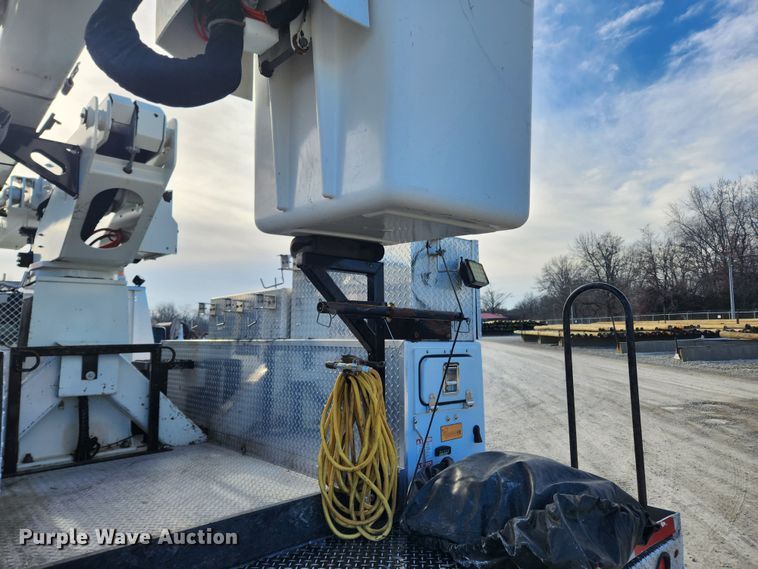 image for item KT9398 2014 Dodge Ram 5500HD  bucket truck