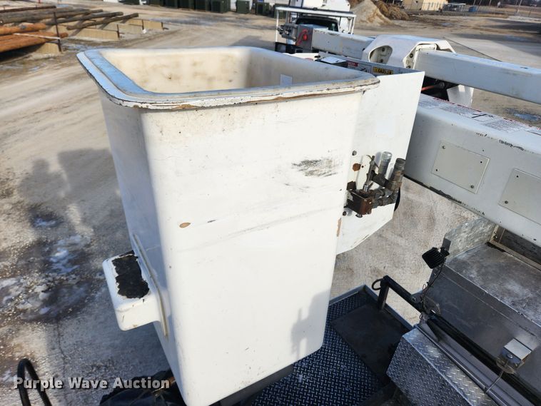 image for item KT9398 2014 Dodge Ram 5500HD  bucket truck